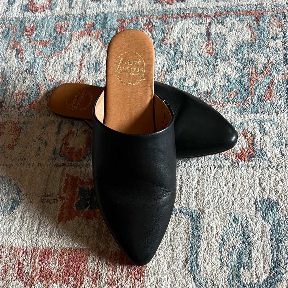 Andre Assous Tiana Almond Toe Leather Featherweight Mules Size 8.5